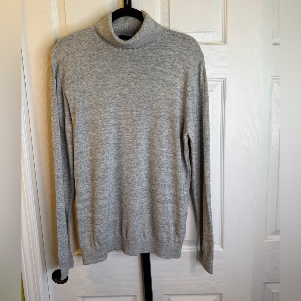 SALE - H&M Light Gray Turtleneck Sweater, size Medium, NWT